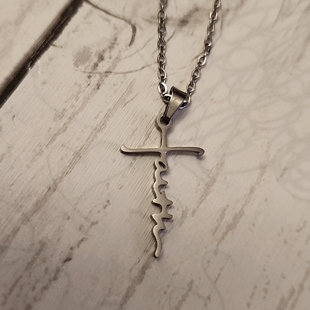 Faith Stainless steel Cross 18 inch chain Beautiful a